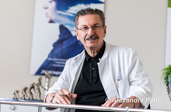 Foto-Shooting Porträt - Prof. Dr. med. Claudio Lorenzet -Gesundheit - Pandemie Covid-19 - Corona - Bergdietikon - Zürich - 21.01.2021